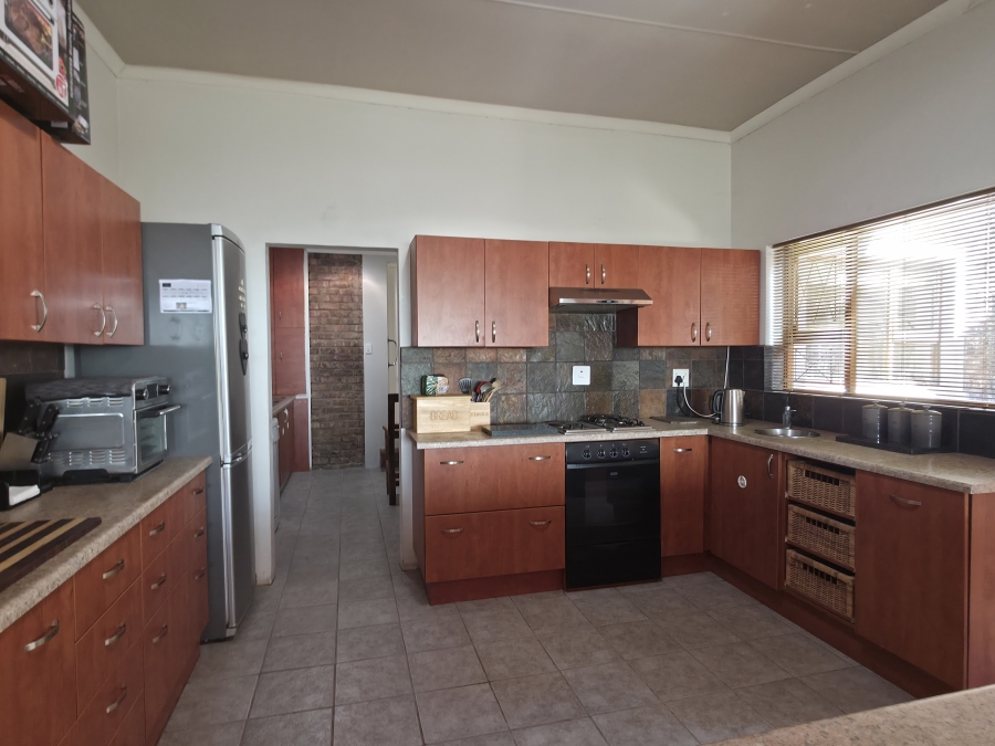 4 Bedroom Property for Sale in Noorsekloof Eastern Cape